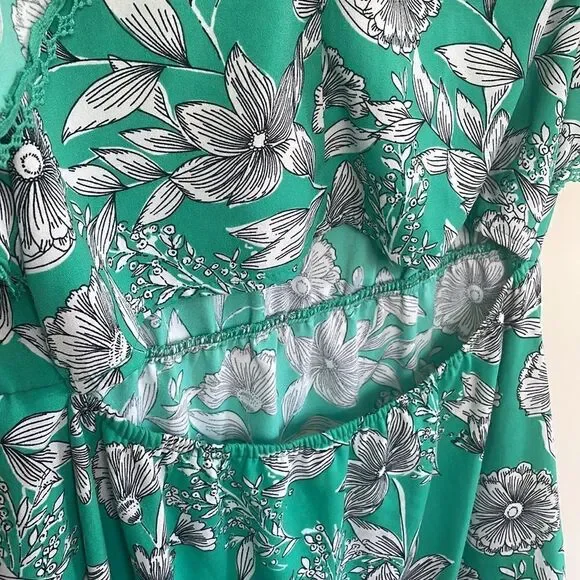 Womens green and white floral dress size medium - Picture 5 of 6